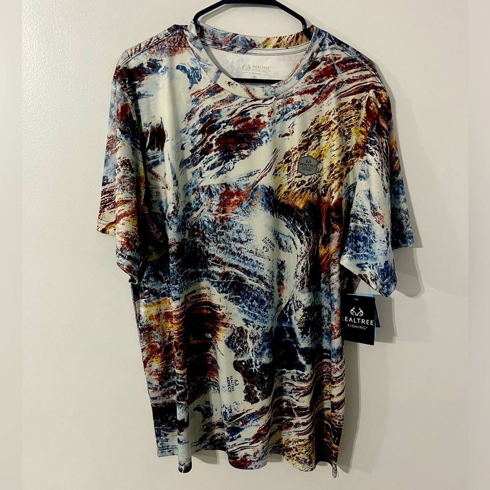 Realtree Camo Fishing - Bass Big Logo - T Shirt